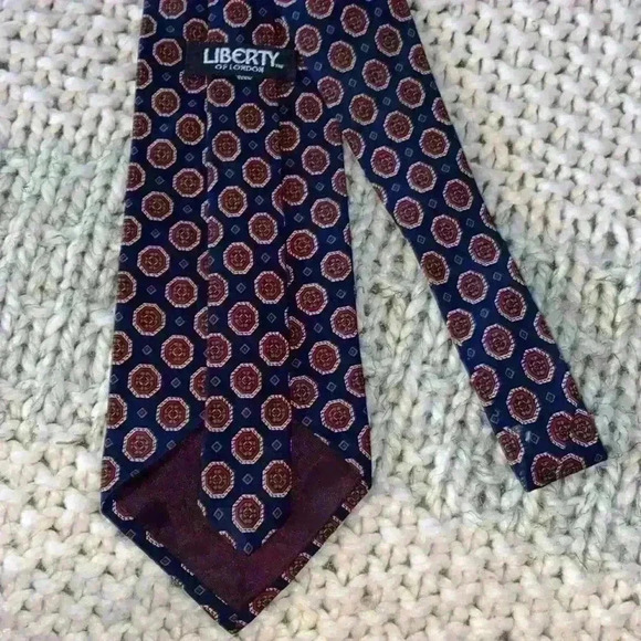 Liberty of London 100% silk tie - Picture 3 of 6